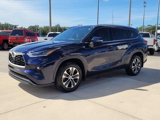 used 2021 Toyota Highlander car, priced at $32,277