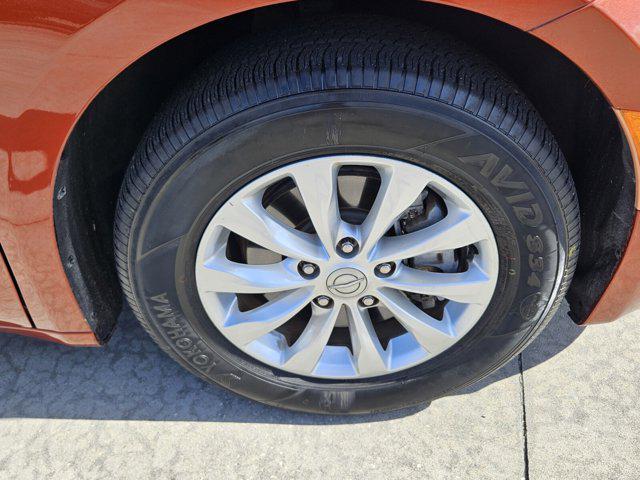 used 2018 Chrysler Pacifica car, priced at $14,698