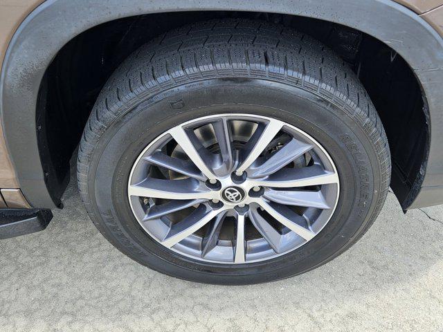 used 2018 Toyota Highlander car, priced at $23,691