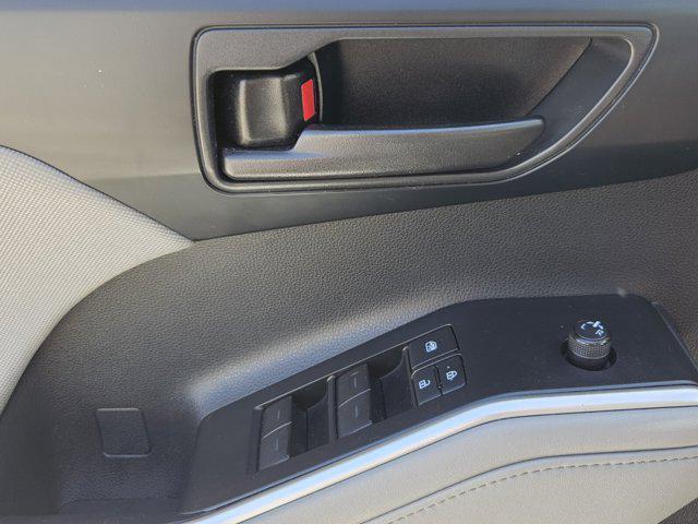 used 2021 Toyota Highlander car, priced at $22,459