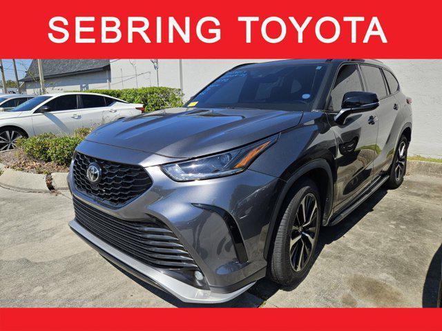 used 2022 Toyota Highlander car, priced at $33,891