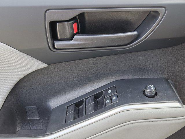 used 2023 Toyota Highlander Hybrid car, priced at $36,498