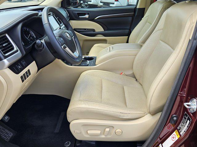 used 2016 Toyota Highlander car, priced at $19,487