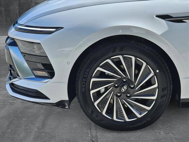 new 2025 Hyundai Sonata Hybrid car, priced at $40,025