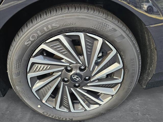 new 2024 Hyundai Sonata Hybrid car, priced at $32,520