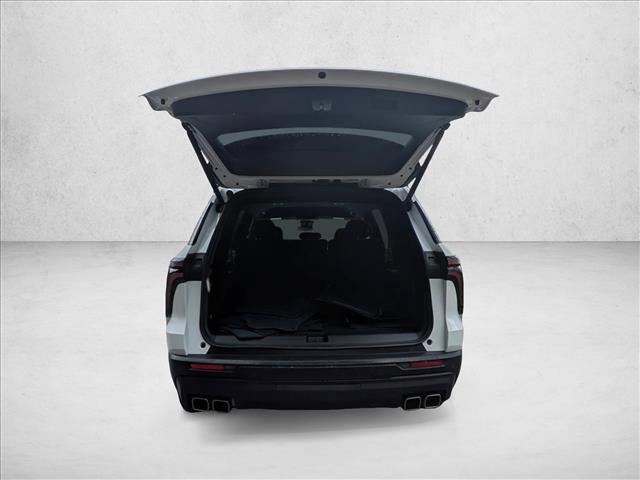 used 2024 Chevrolet Traverse car, priced at $32,500