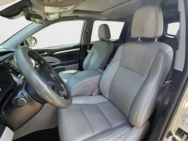 used 2019 Toyota Highlander car, priced at $26,484