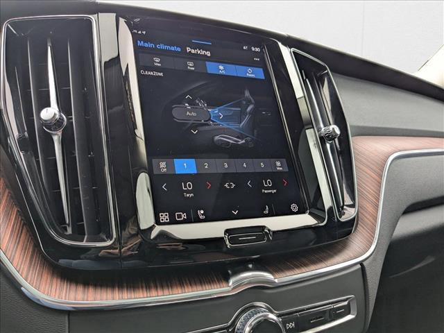 used 2024 Volvo XC60 car, priced at $31,400