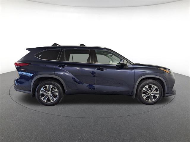 used 2020 Toyota Highlander car, priced at $30,542