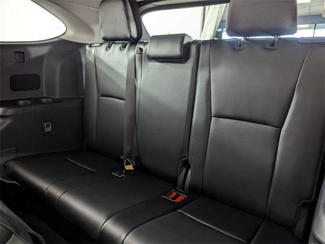used 2020 Toyota Highlander car, priced at $30,542