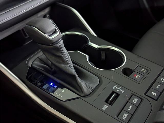 used 2020 Toyota Highlander car, priced at $30,542