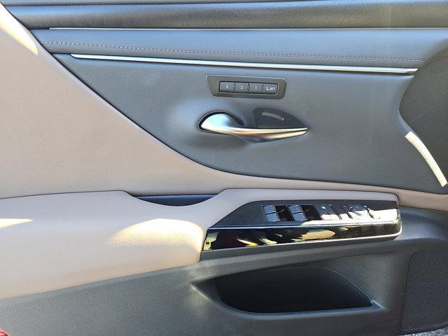 new 2025 Lexus ES 300h car, priced at $53,660