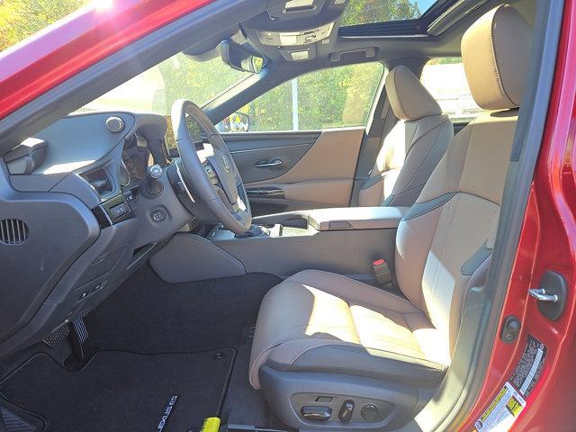 new 2025 Lexus ES 300h car, priced at $53,660