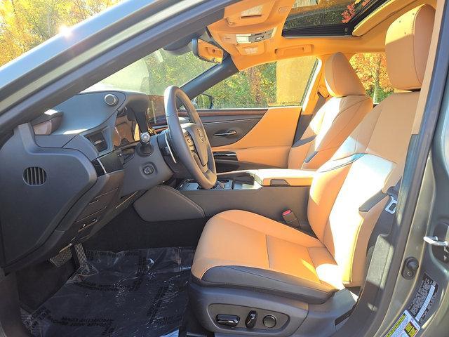 used 2024 Lexus ES 300h car, priced at $43,789