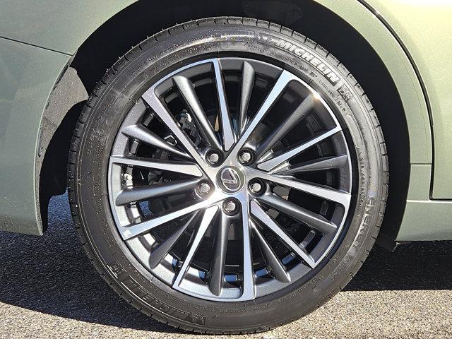 used 2024 Lexus ES 300h car, priced at $43,789