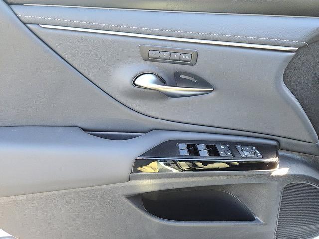 new 2025 Lexus ES 300h car, priced at $50,925