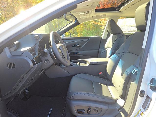 new 2025 Lexus ES 300h car, priced at $50,925