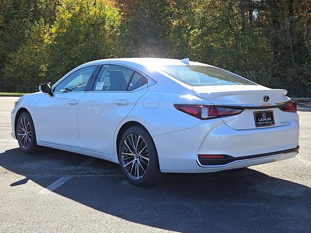 new 2025 Lexus ES 300h car, priced at $50,925