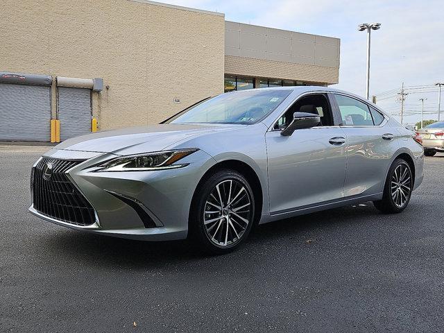 new 2025 Lexus ES 300h car, priced at $51,344