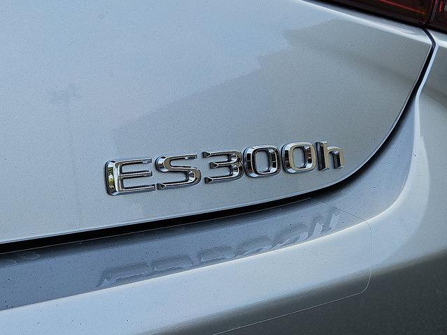 new 2025 Lexus ES 300h car, priced at $51,344