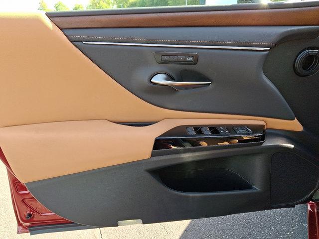 new 2025 Lexus ES 300h car, priced at $49,265