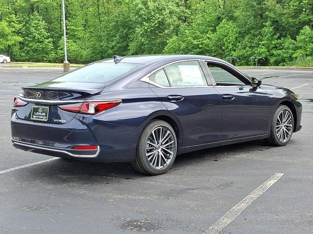 new 2025 Lexus ES 300h car, priced at $49,404