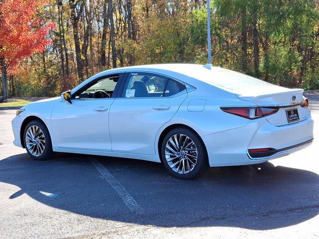 new 2025 Lexus ES 300h car, priced at $54,914