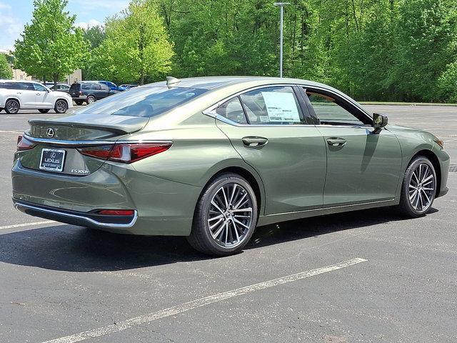 new 2025 Lexus ES 300h car, priced at $49,975