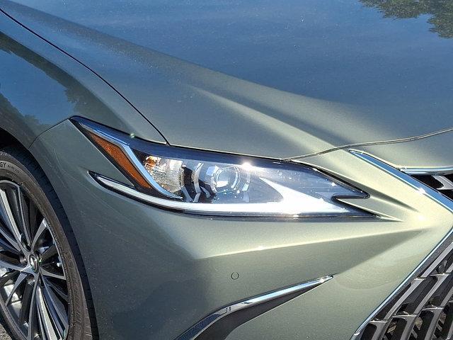 new 2025 Lexus ES 300h car, priced at $51,510