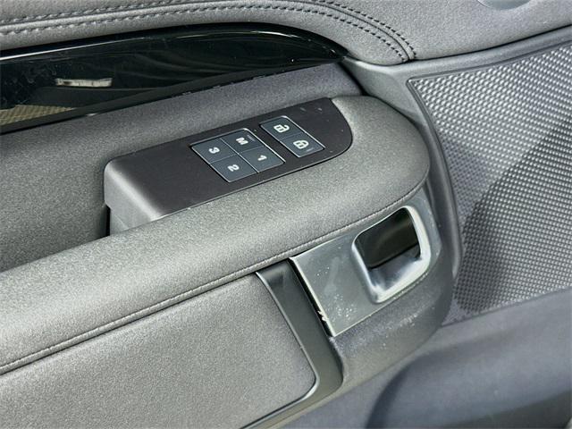 used 2024 Land Rover Discovery car, priced at $54,991