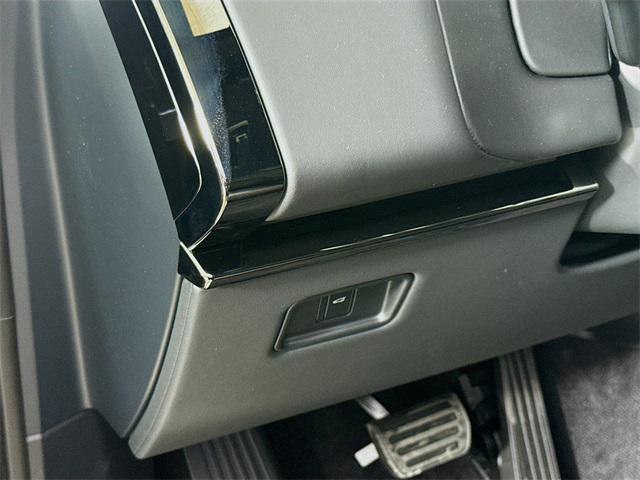new 2025 Land Rover Range Rover Sport car, priced at $92,950