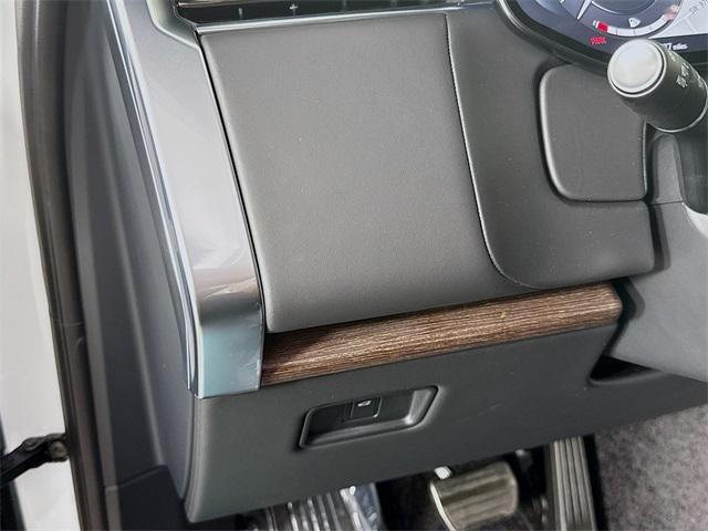 new 2025 Land Rover Range Rover car, priced at $122,115