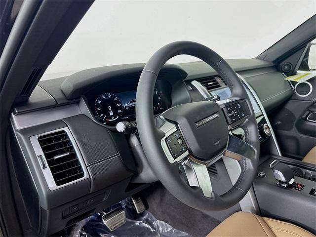 new 2025 Land Rover Discovery car, priced at $69,578