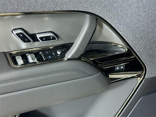 new 2025 Land Rover Range Rover Sport car, priced at $92,185