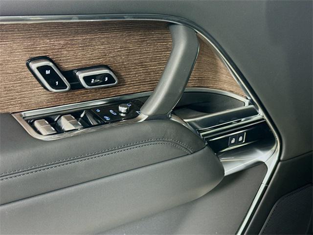 new 2025 Land Rover Range Rover car, priced at $147,665