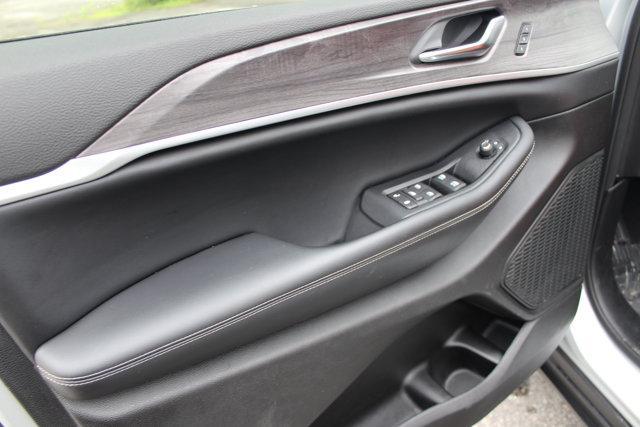 used 2023 Jeep Grand Cherokee car, priced at $36,990
