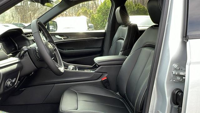new 2025 Jeep Grand Cherokee car, priced at $50,010