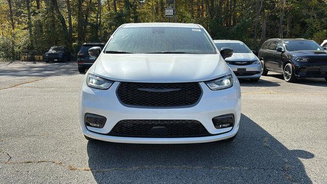 new 2026 Chrysler Pacifica car, priced at $46,615