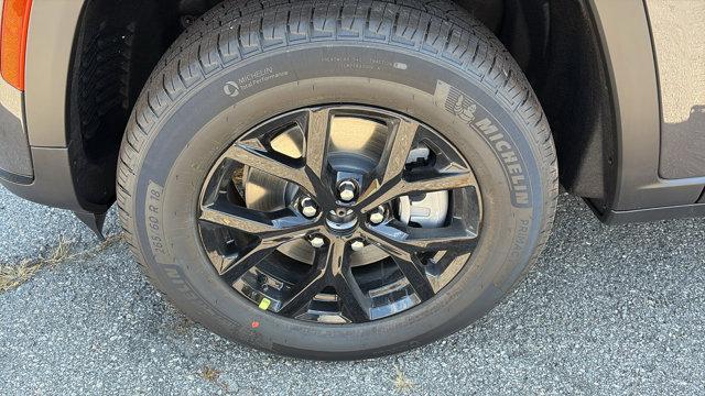 new 2025 Jeep Grand Cherokee L car, priced at $47,721