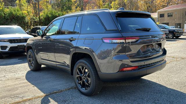 new 2025 Jeep Grand Cherokee car, priced at $45,387