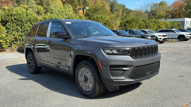 new 2025 Jeep Grand Cherokee car, priced at $46,730