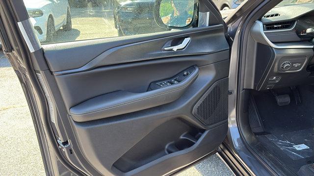 new 2025 Jeep Grand Cherokee car, priced at $46,730