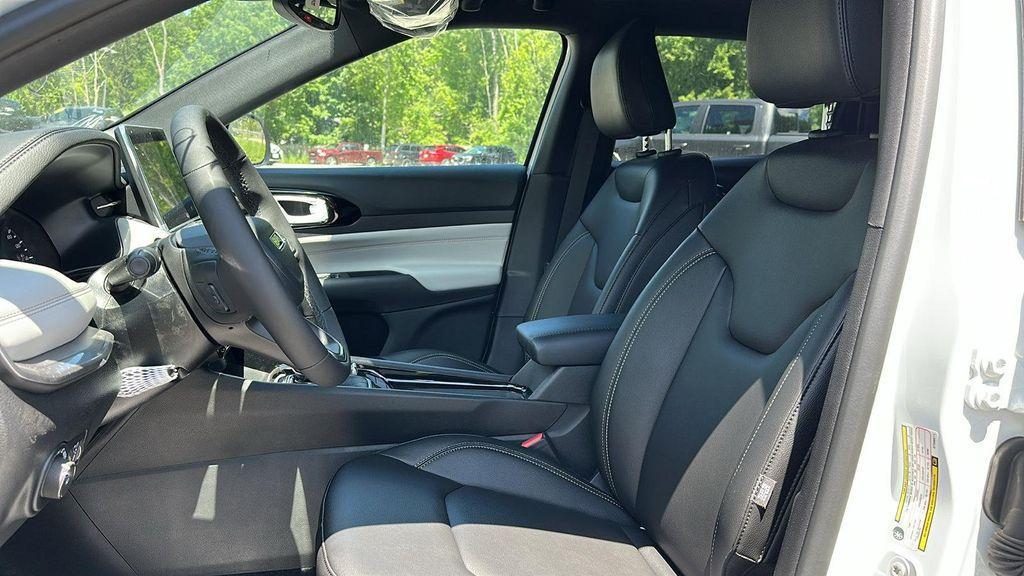 new 2025 Jeep Compass car, priced at $34,240