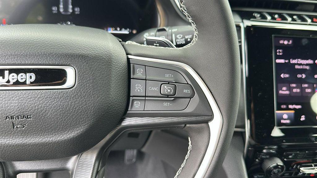 new 2025 Jeep Grand Cherokee car, priced at $46,730