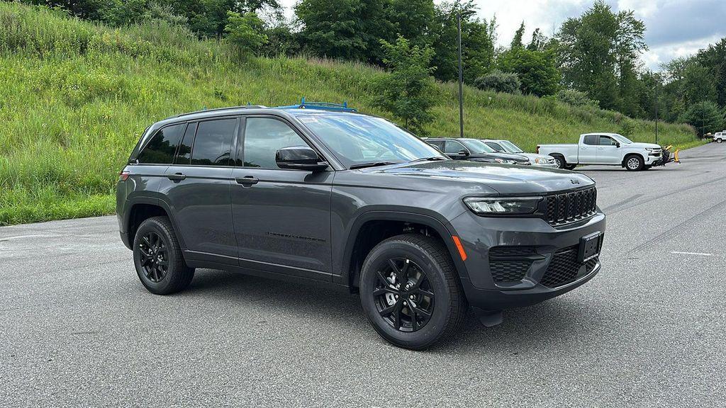 new 2025 Jeep Grand Cherokee car, priced at $46,730