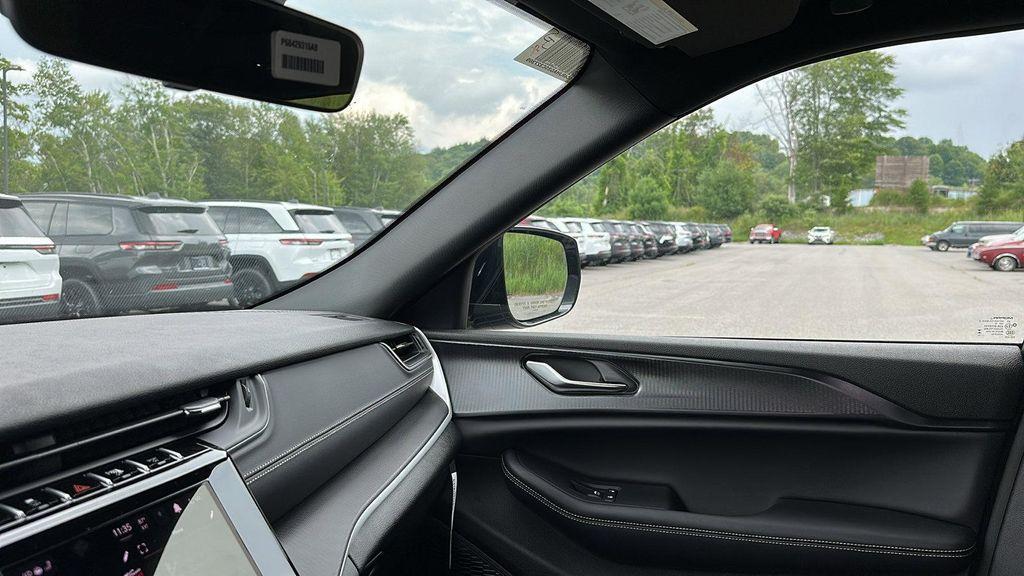 new 2025 Jeep Grand Cherokee car, priced at $46,730