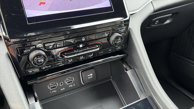 new 2025 Jeep Grand Cherokee car, priced at $45,575