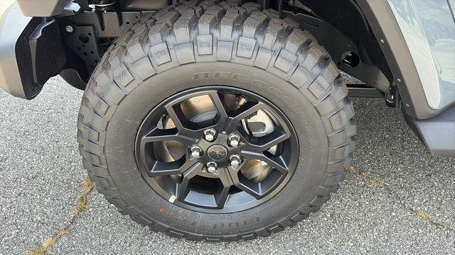 new 2025 Jeep Gladiator car, priced at $49,695