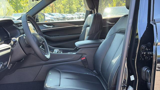 new 2025 Jeep Grand Cherokee car, priced at $46,999