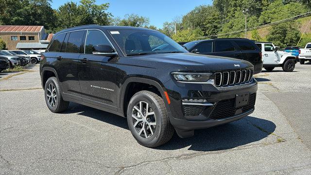 new 2025 Jeep Grand Cherokee car, priced at $46,999